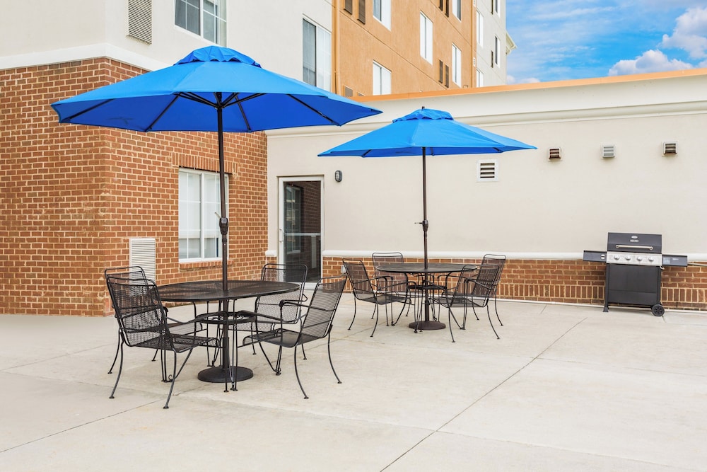 Holiday Inn Express Petersburg 51/70