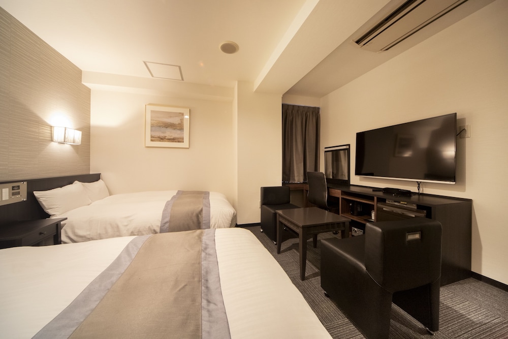 The Grandeur Hotel 26/40
