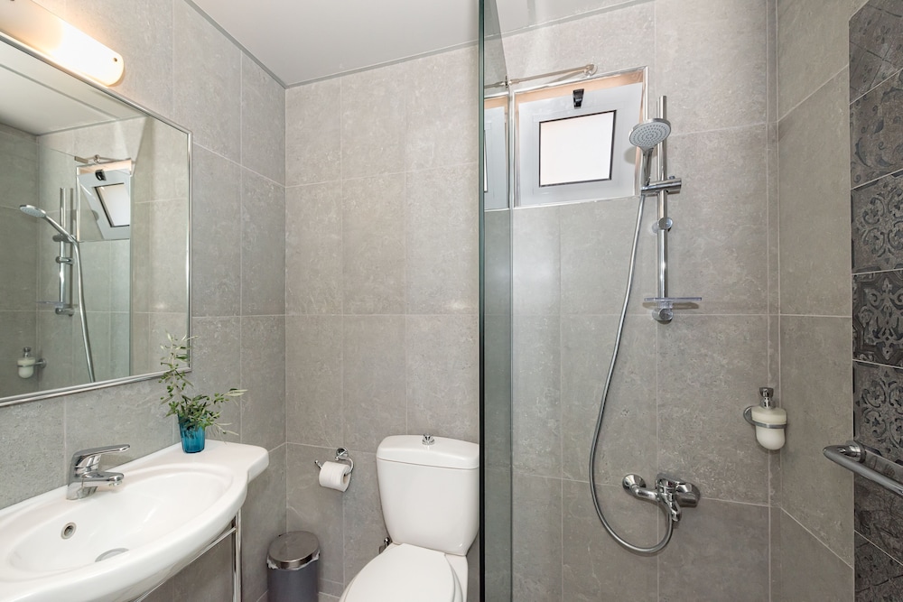 SUITE, 1 DOUBLE AND 1 SINGLE BED, SEA VIEW