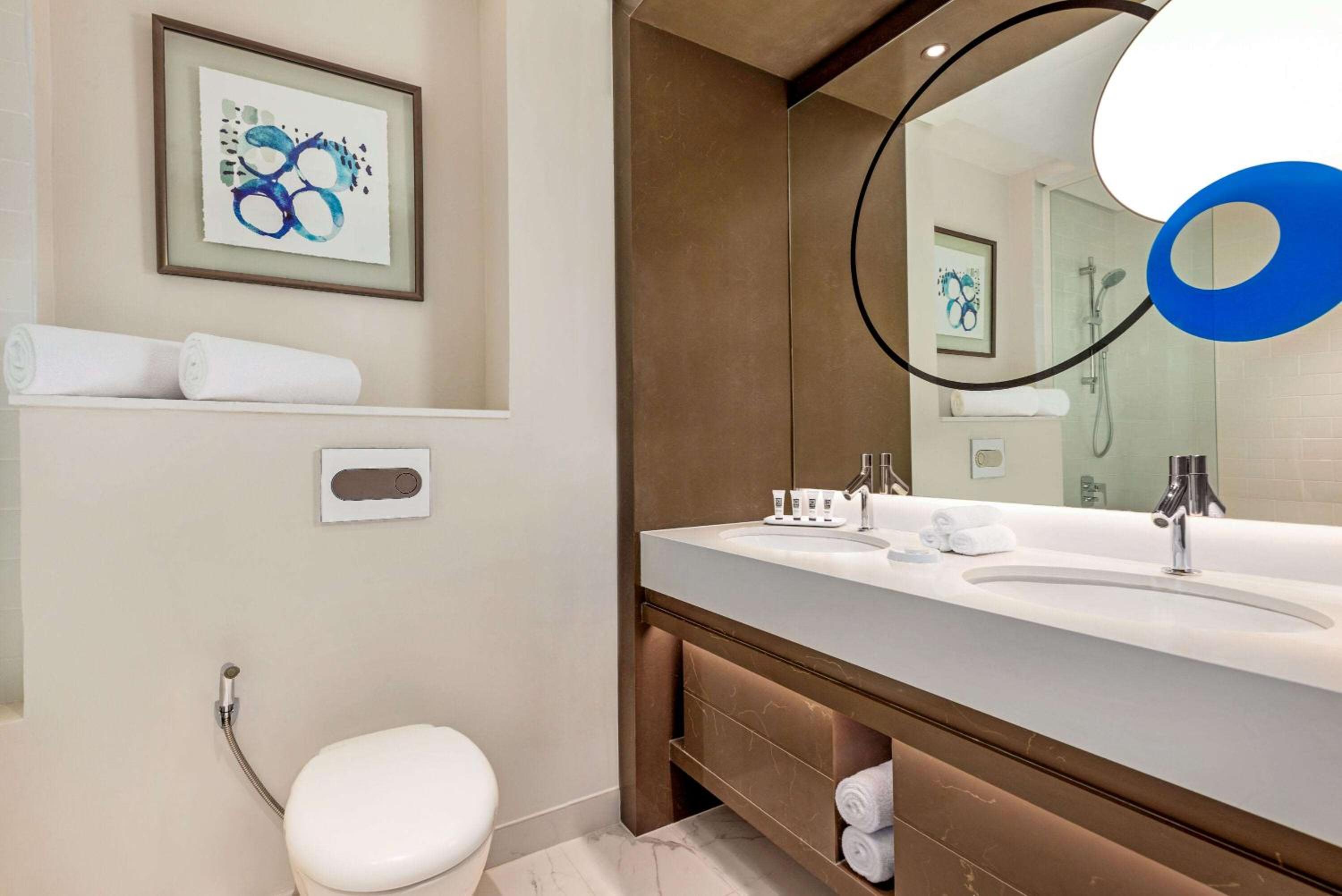 Deluxe, King Bed, Park View, Novotel Dubai Gold District 6/9