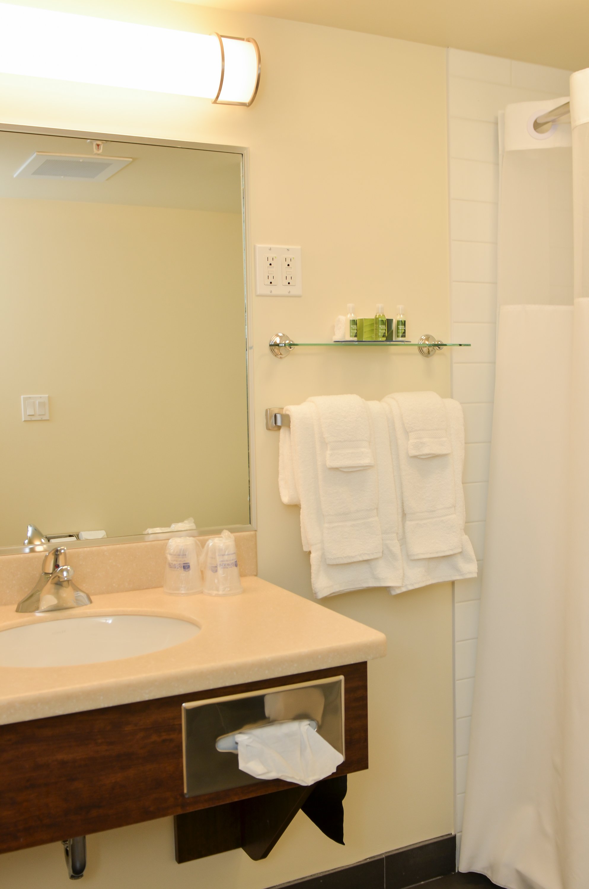 Best Western Thompson Hotel Suites 41/43