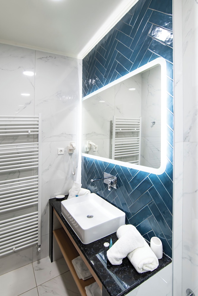 Thalassa Apartments 48/50