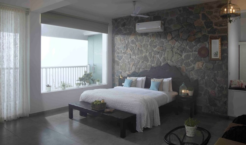 Hills And Hues Resort Thekkady 7/68