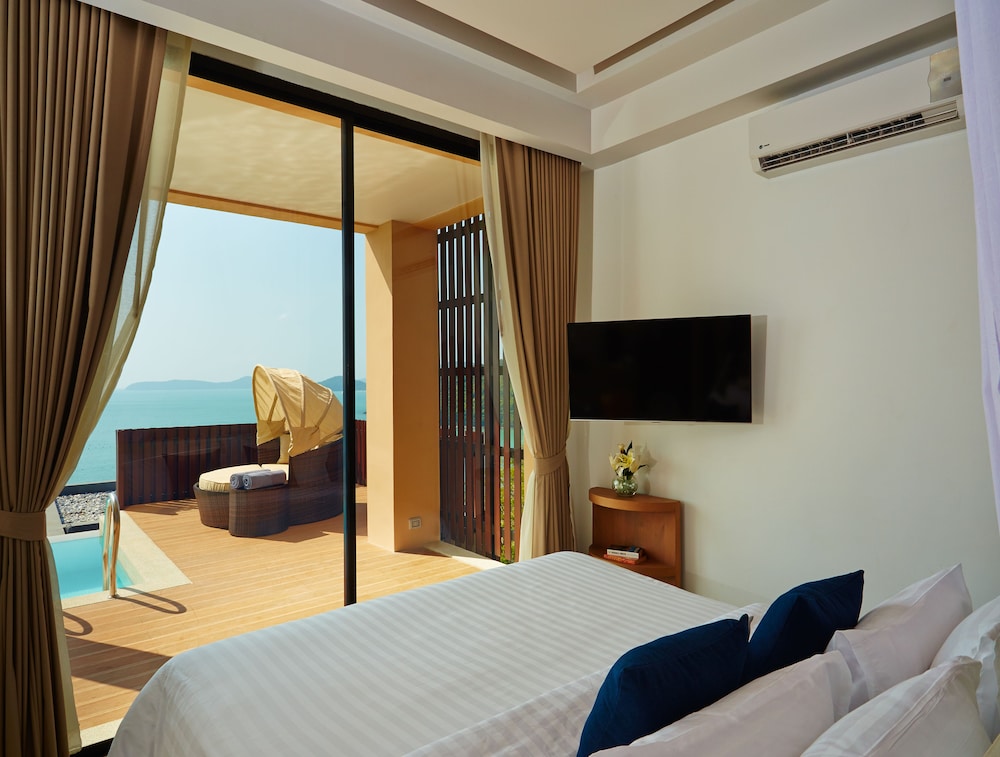 Bandara Pool Villas, Phuket (ex Bandara Villas Phuket) 12/80