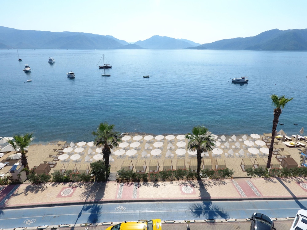 Class Beach Otel 44/50