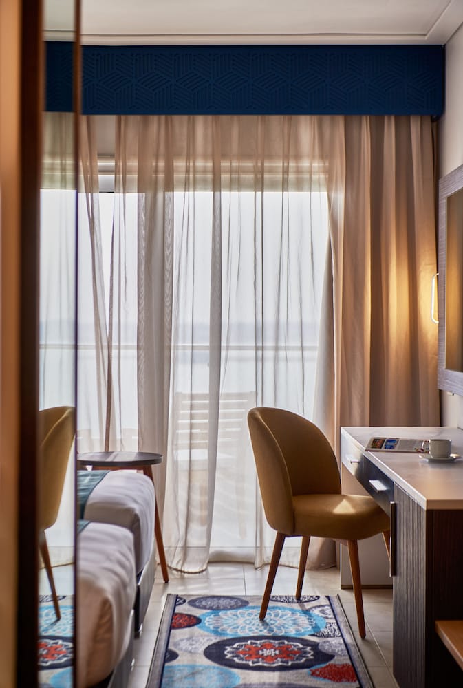 Mercure Ismailia Forsan Island Hotel 38/76