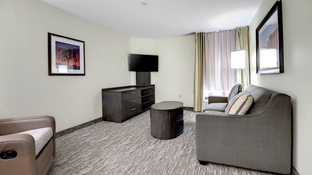 Candlewood Suites Waco 38/58
