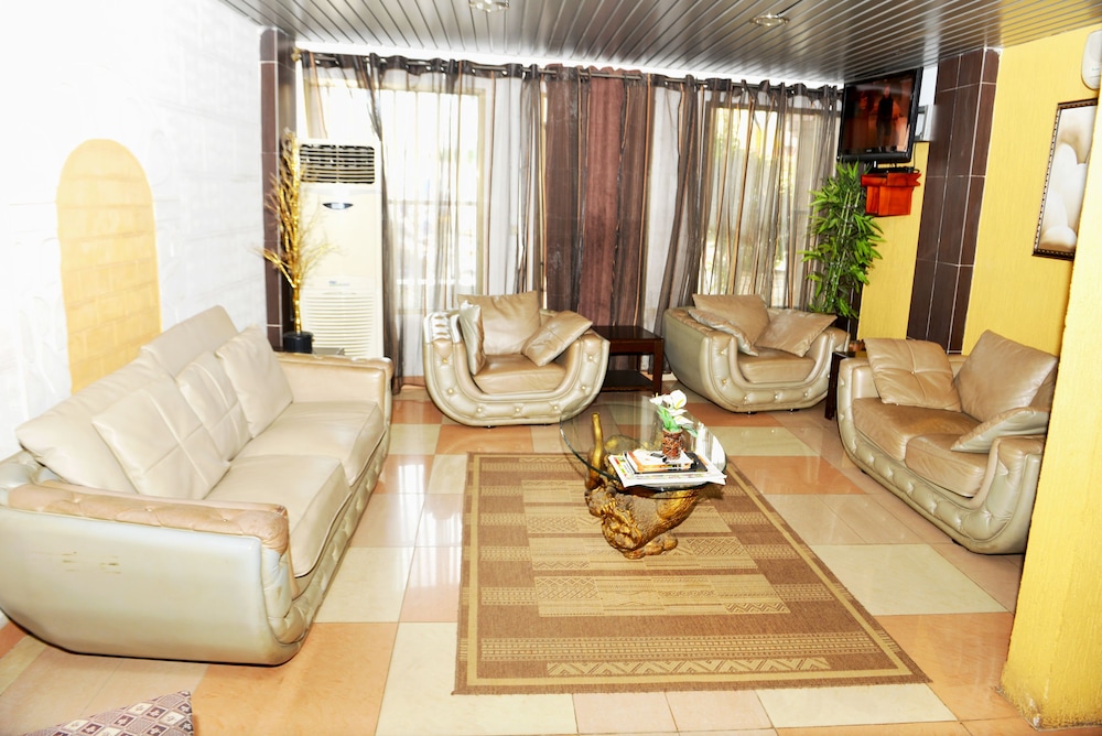 Golden Hotel & Suites 33/50