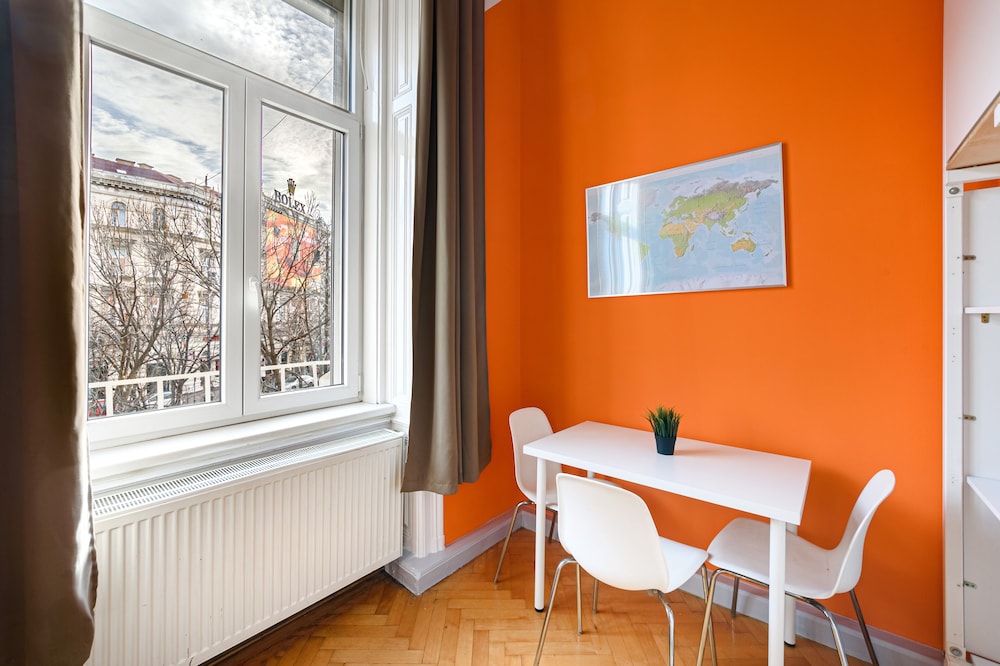 Avenue Hostel 4/50