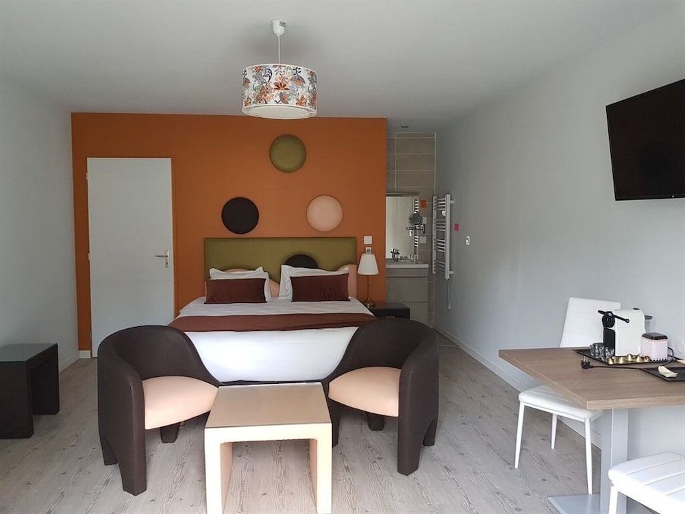 Domaine des Pierres Dorees 30/50