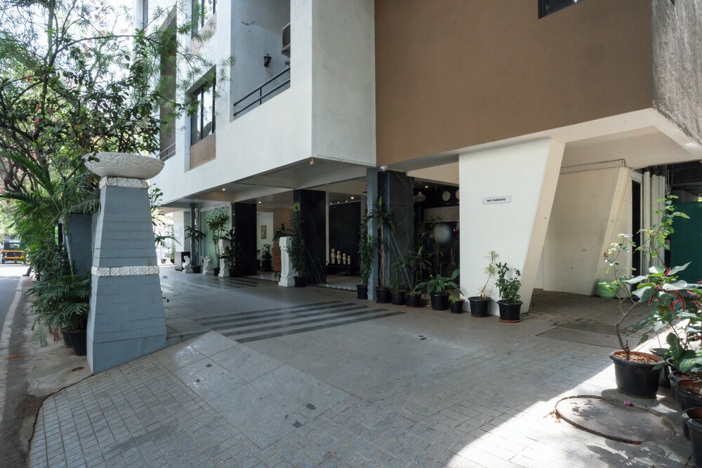 AR Suites Fontana Bay 33/39