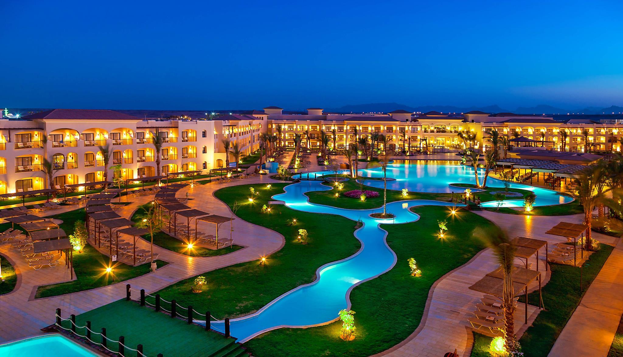 Deluxe, Family, Pool Access