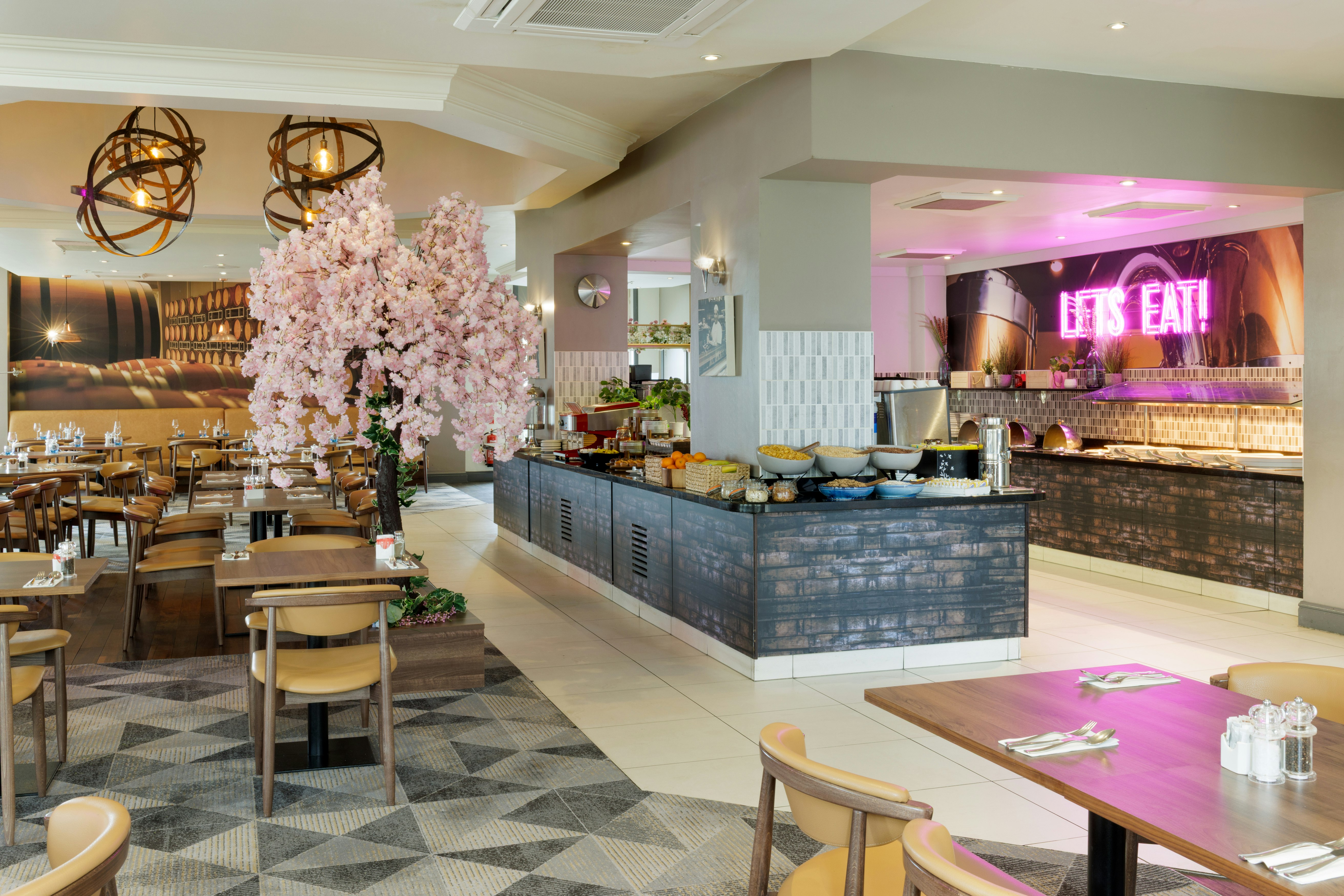 Doubletree By Hilton Dartford Bridge 57/84