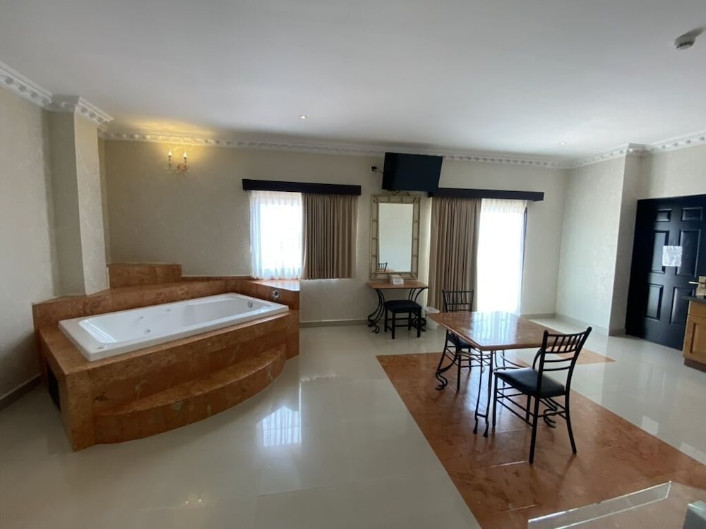 Presidential, Suite, Queen Bed