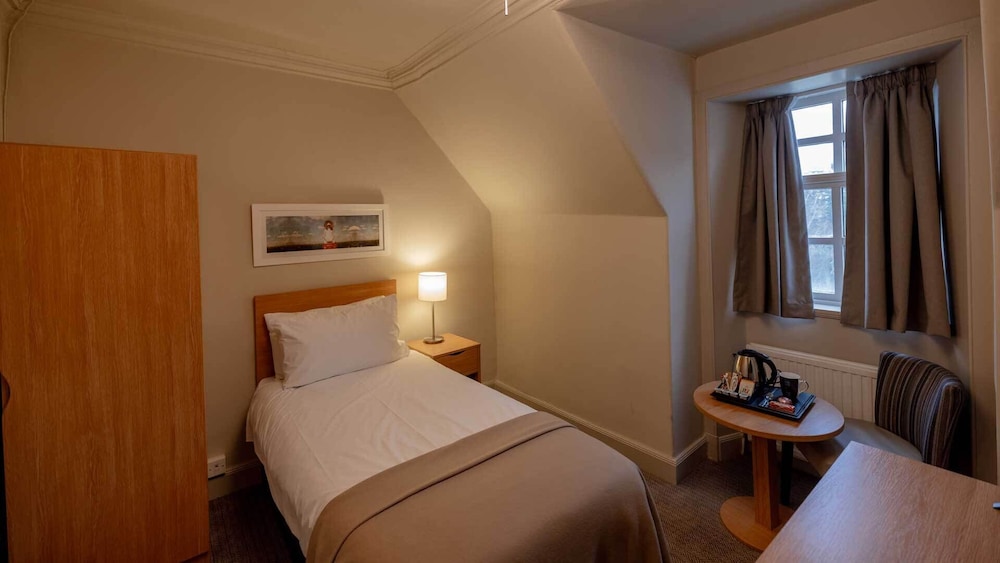 Tarbet Hotel 10/58
