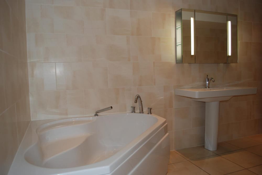 The Priory Hotel 48/48