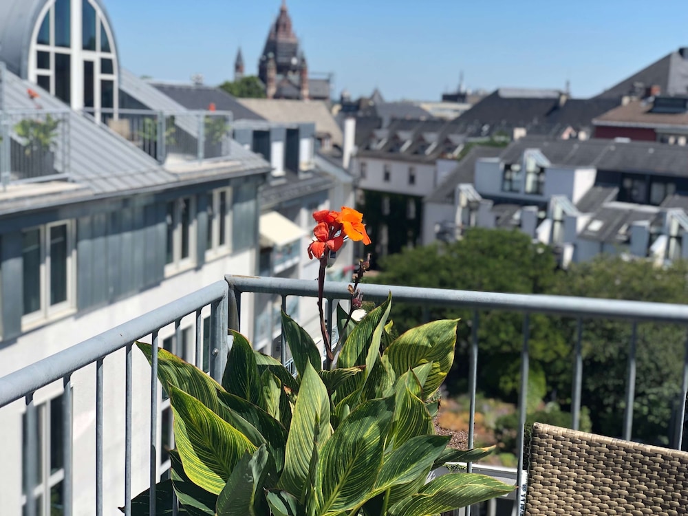 Brunfels Hotel, in the Unbound Collection by Hyatt 4/55