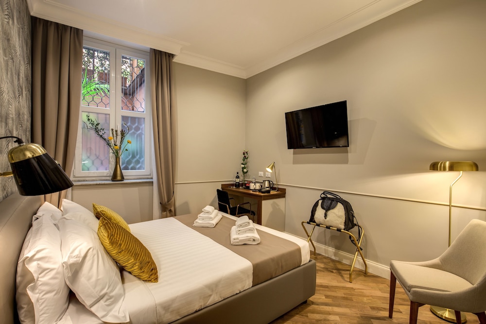 Charme Spagna Boutique Hotel 61/77