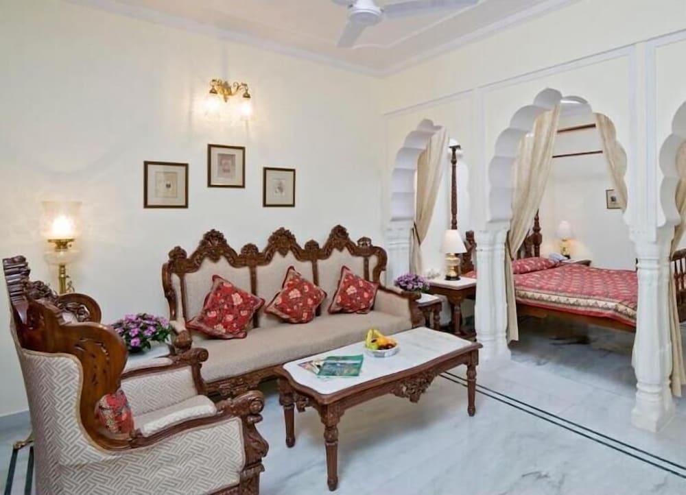 Mandawa Haveli 45/70