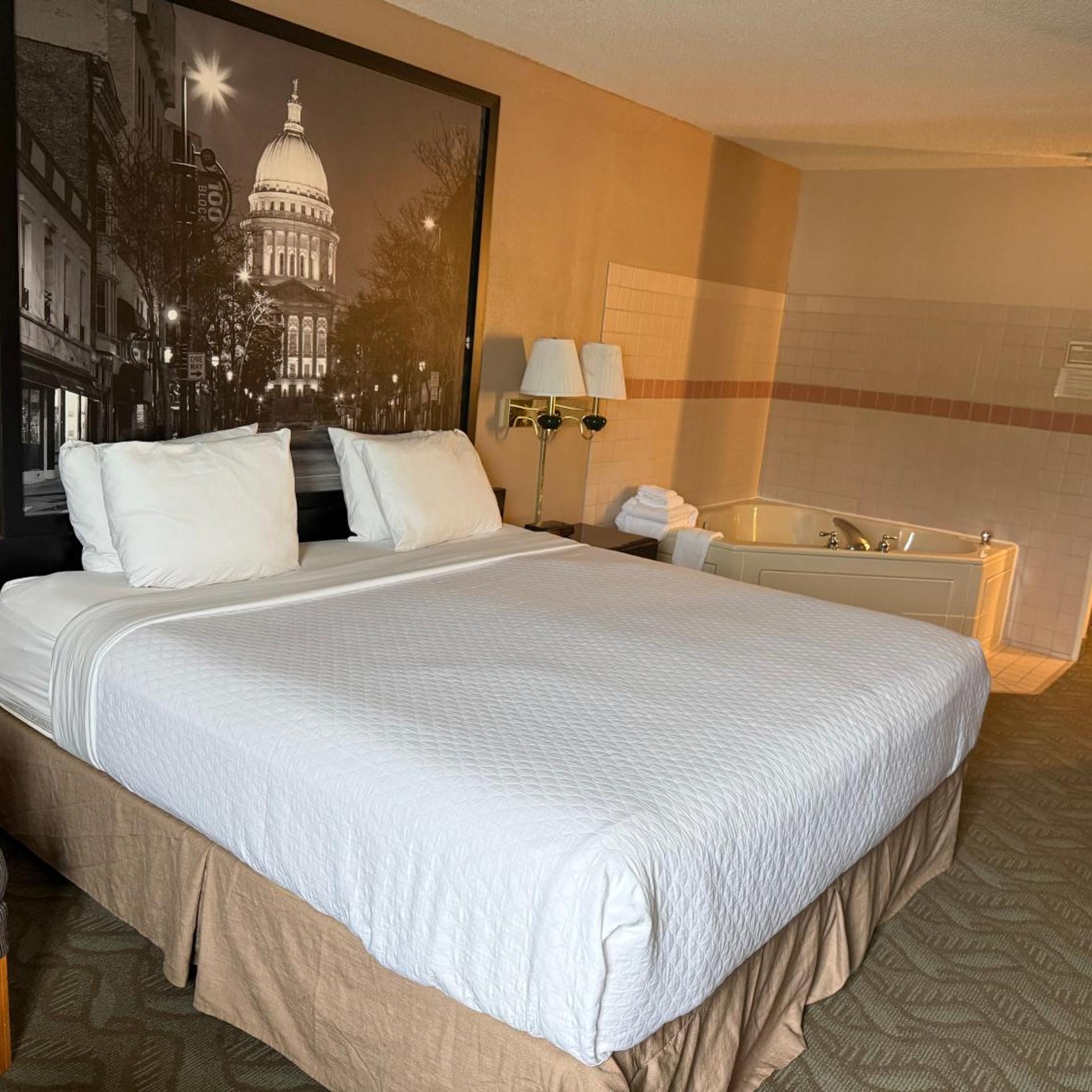 Dodgeville Inn & Suites 13/44