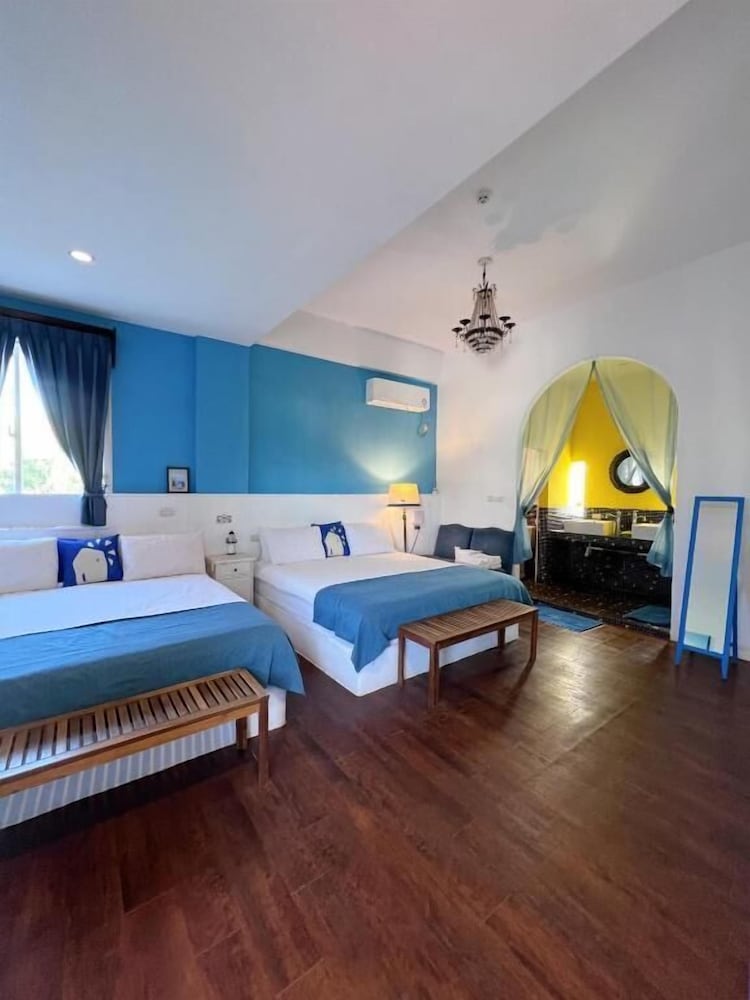 Greek frontier villa 25/49