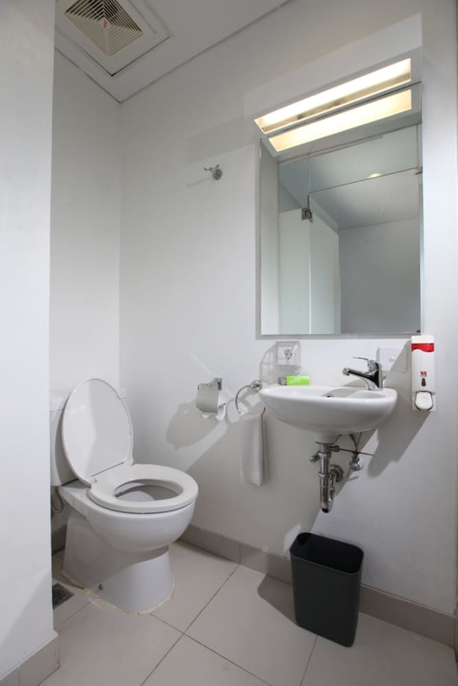 Whiz Hotel Cikini 62/62