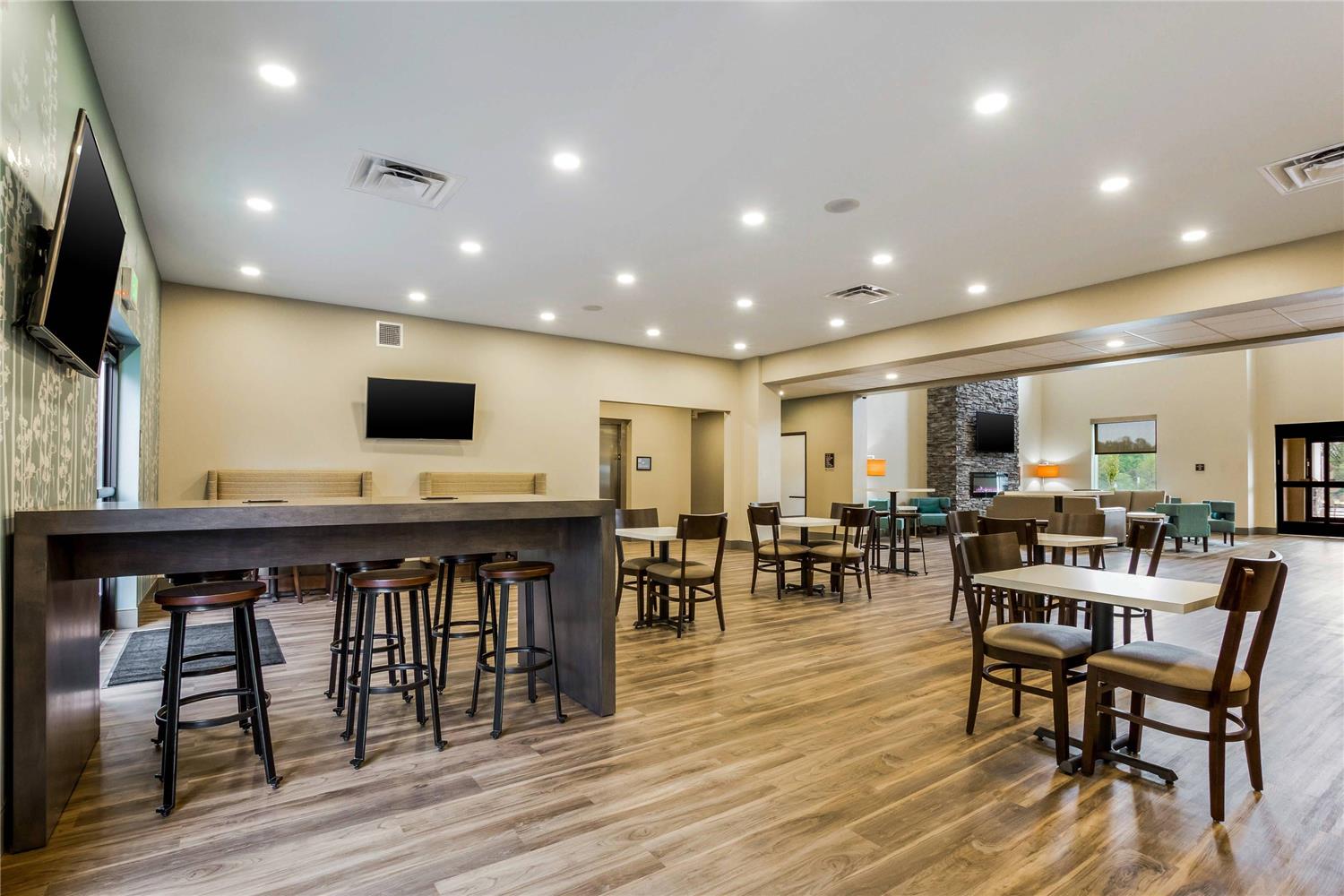 Mainstay Suites Winfield Teays Valley 9/15