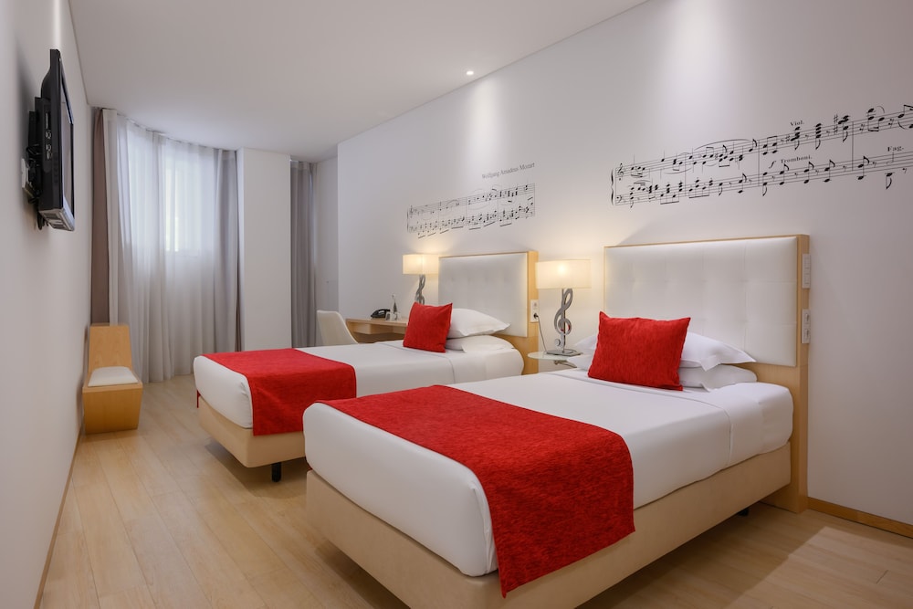 Standard, Twin Beds