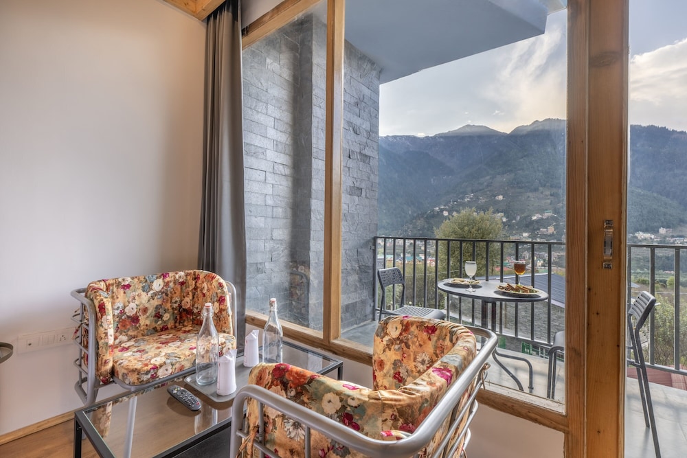 Echor Himalayan Heights Luxe Manali 48/50