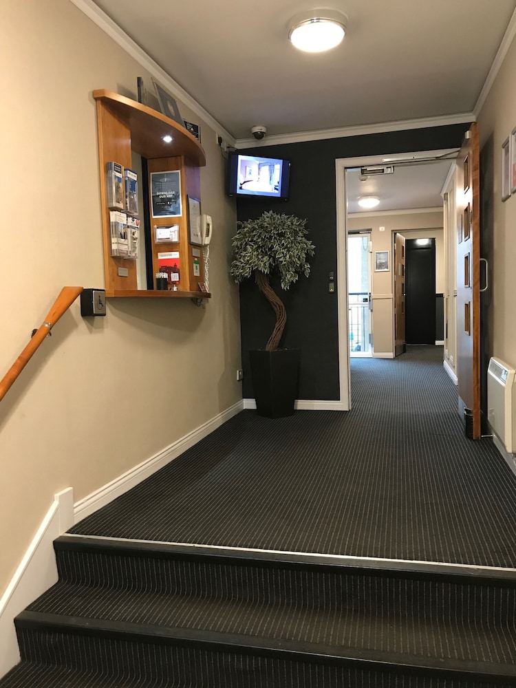 The Knight Residence by Mansley Serviced Apartments 27/46