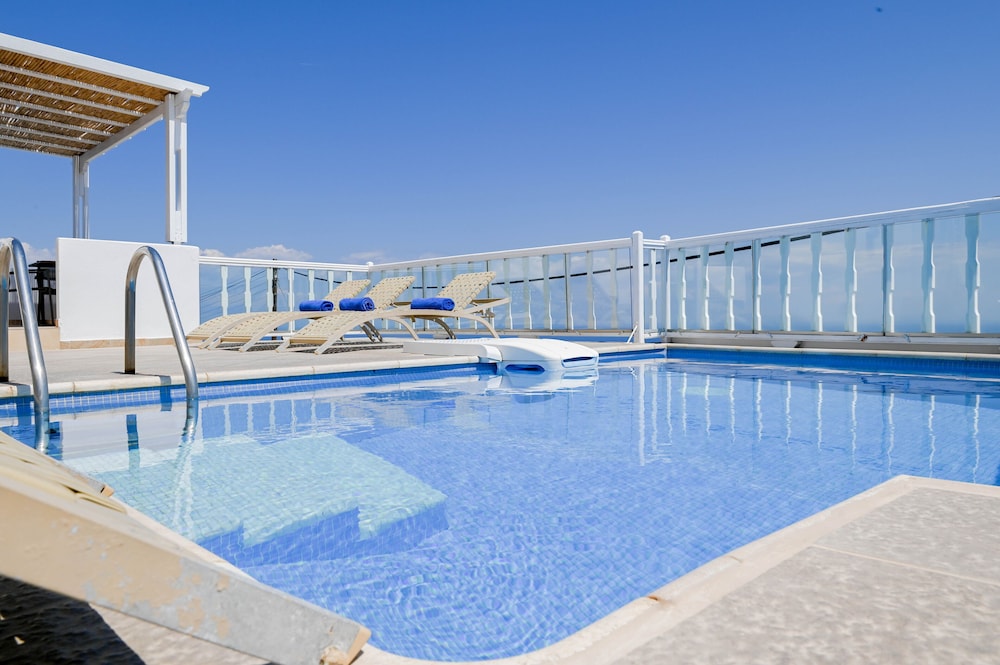 Amerisa Suites 36/85