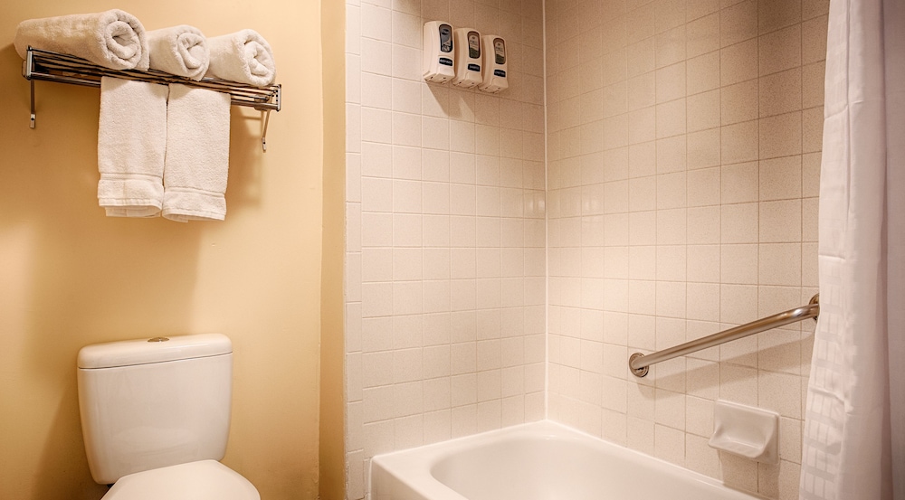 Days Inn by Wyndham Round Rock 16/43