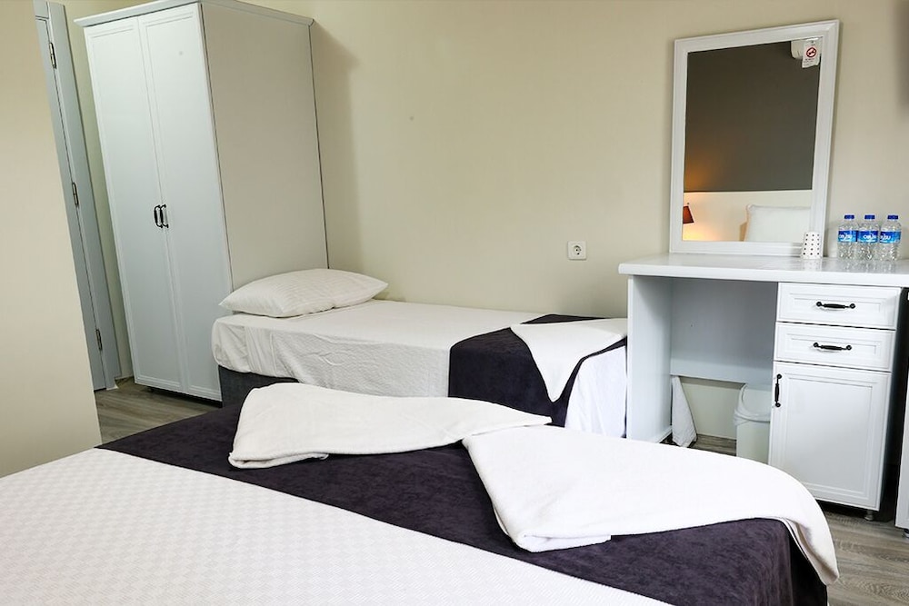 Canada Hotel & Bungalows 15/50