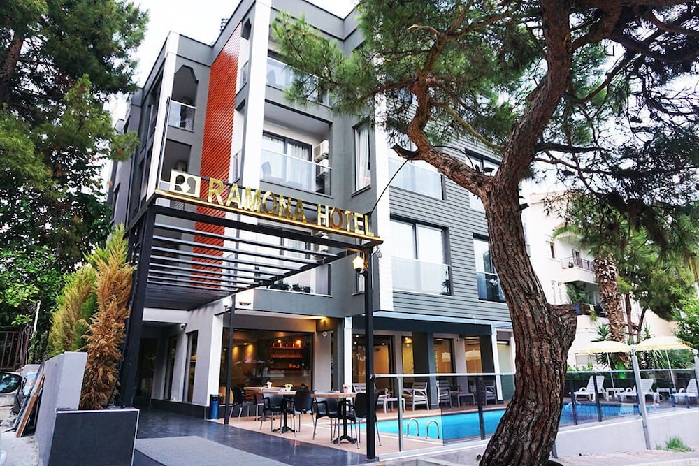 Ramona Hotel 2/45