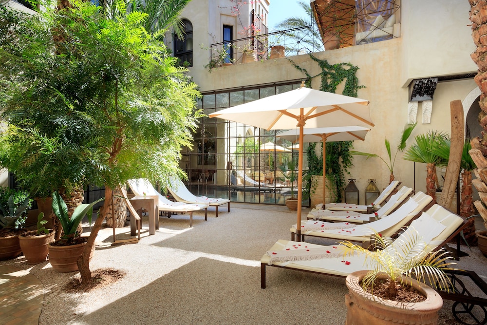 Palais Khum Boutique Hotel & Spa 66/72