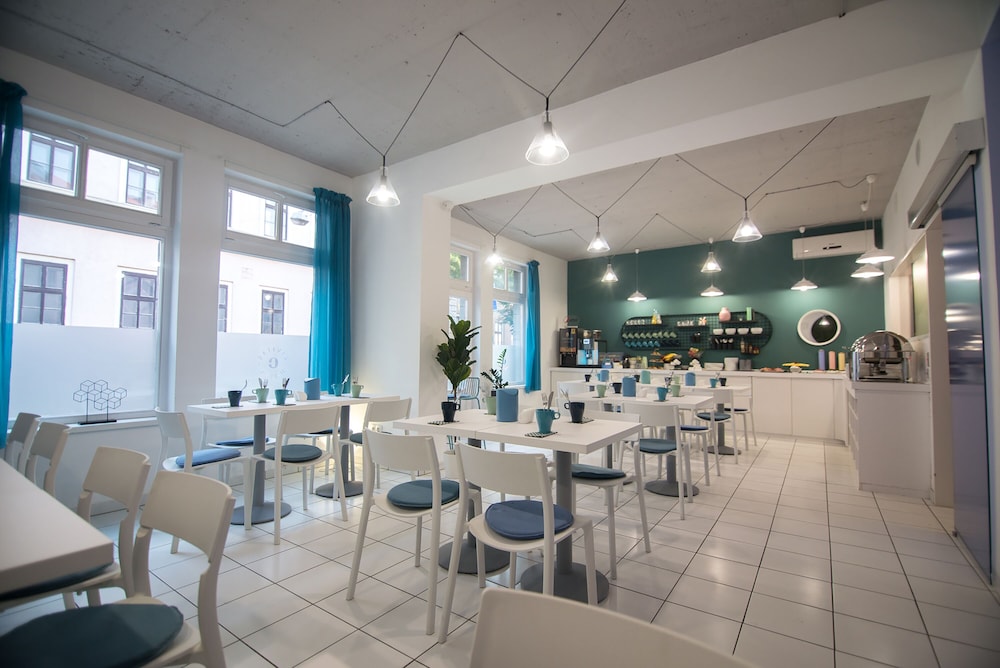 CIVITAS BOUTIQUE HOTEL 68/79