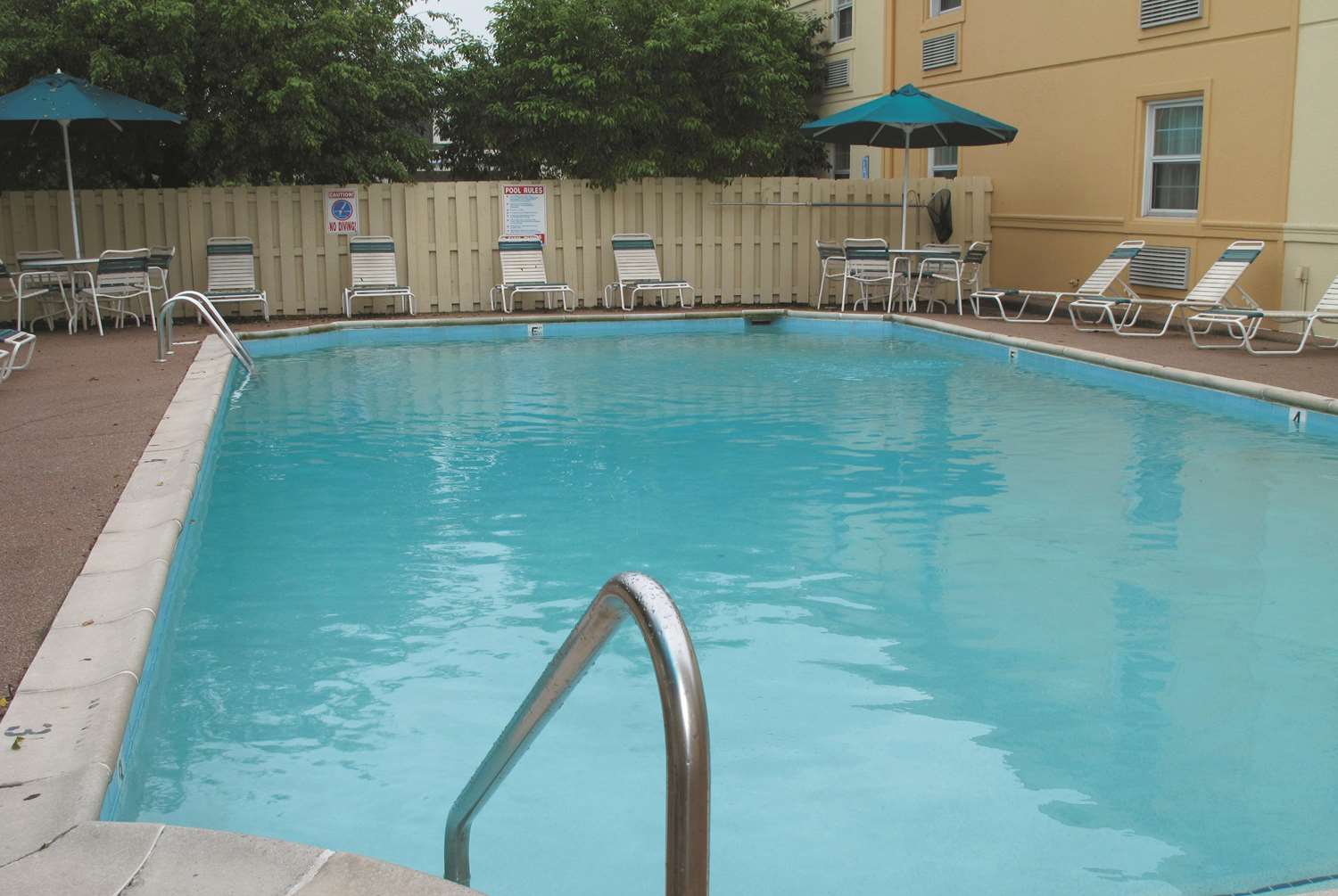 Baymont by Wyndham Indianapolis Airport Lynhurst 22/31