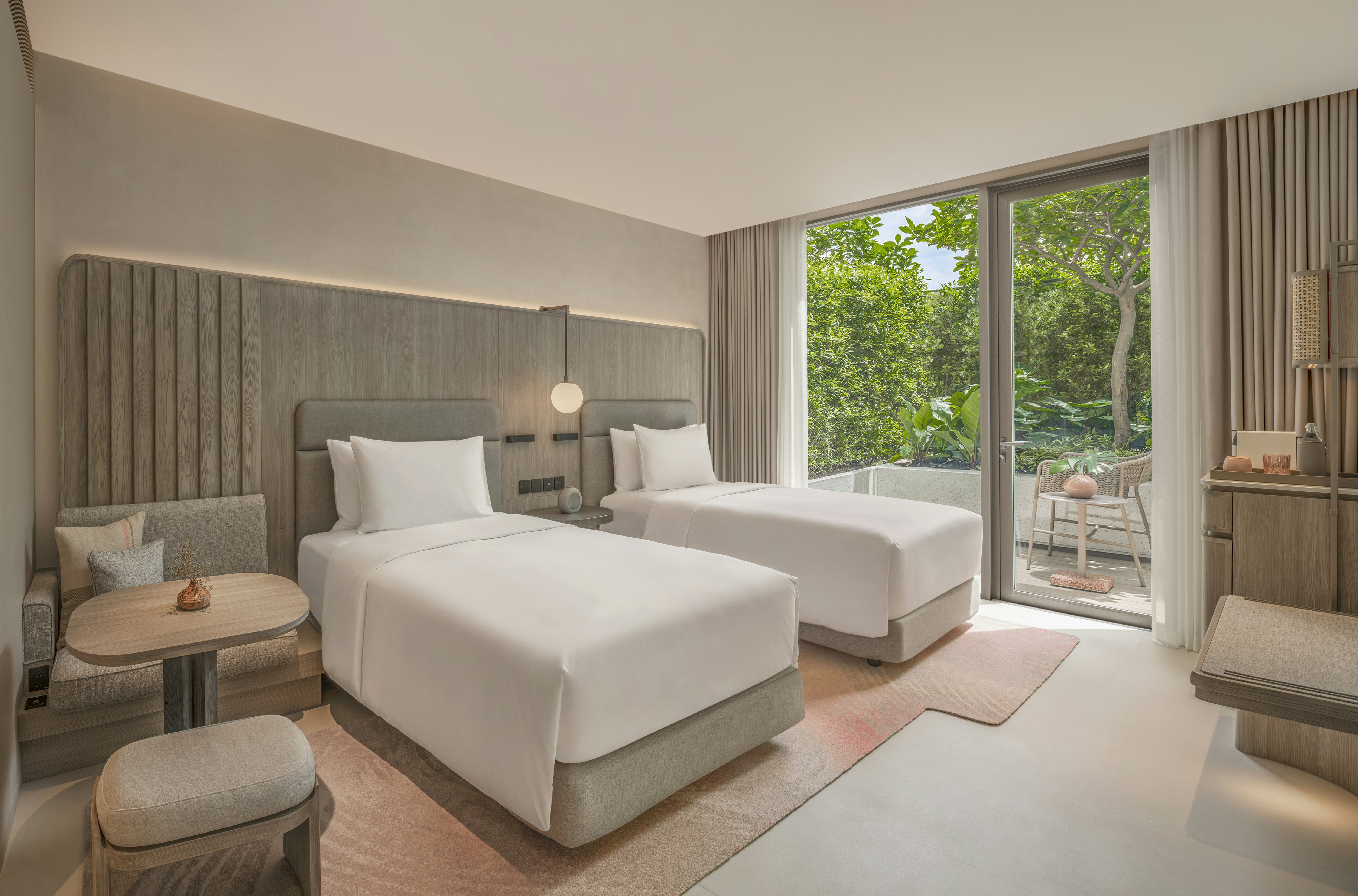 Courtyard, Twin Beds