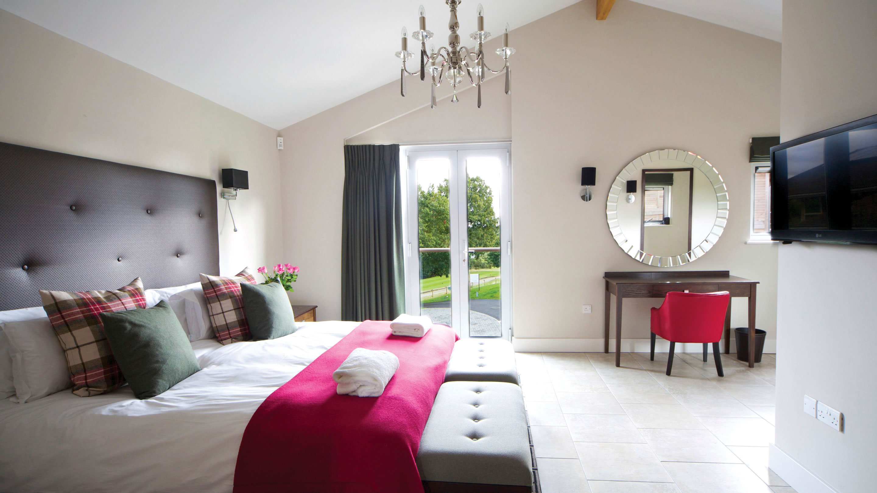 Stoke By Nayland Hotel 25/80