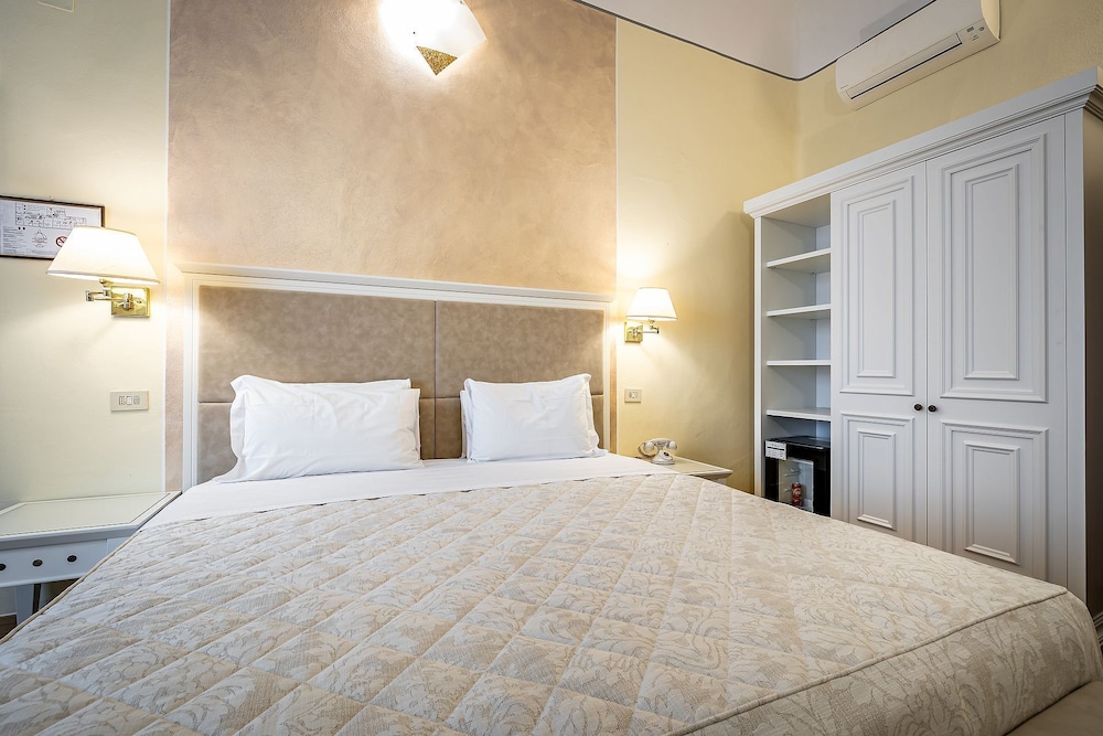 Hotel Alessandra 25/50