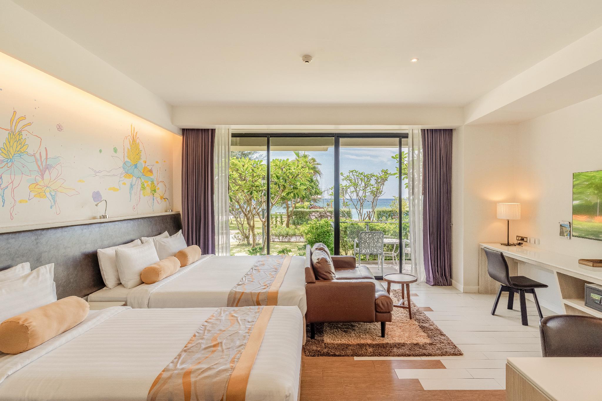 Premier, 1 Double and 1 Single Bed, Pool Access