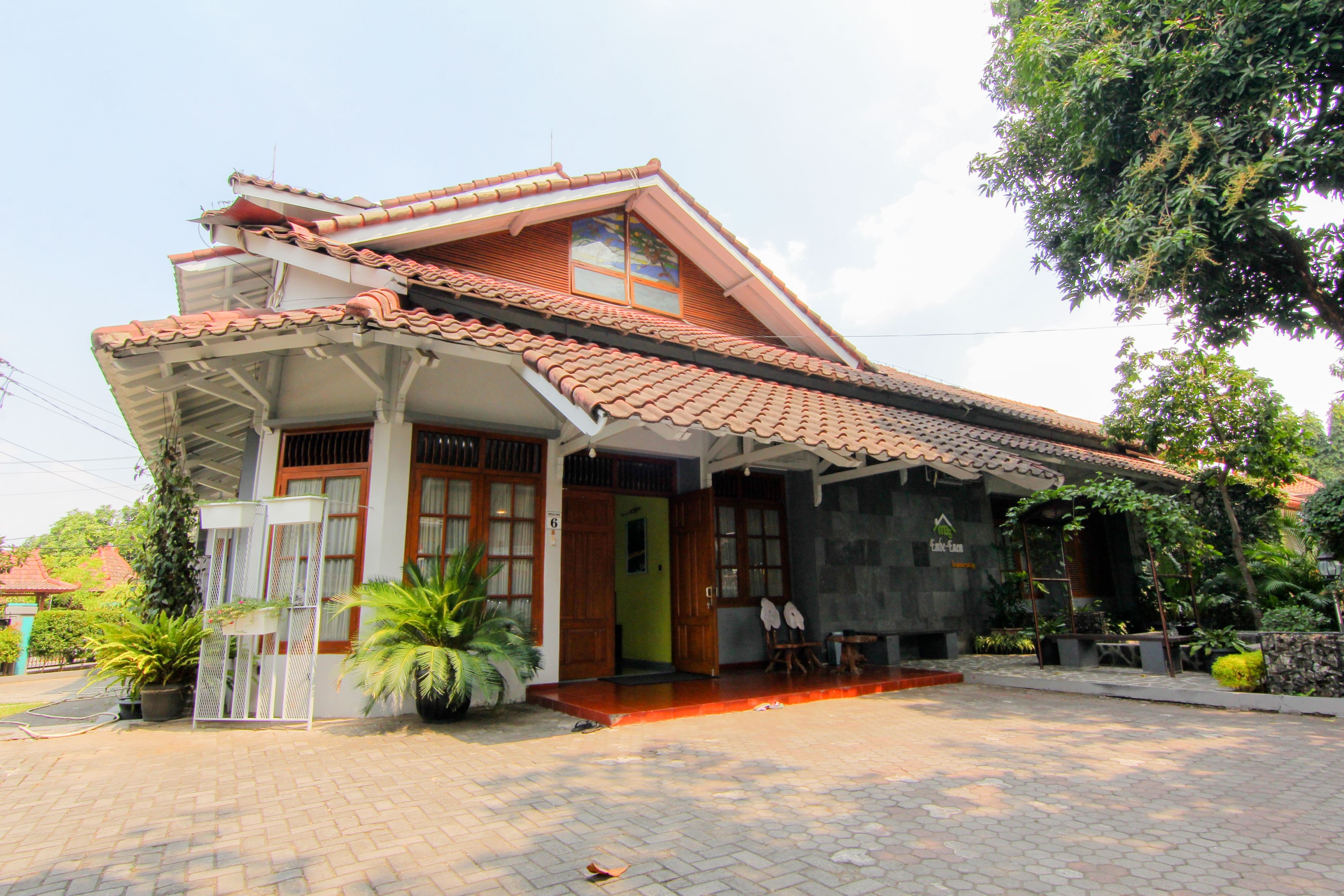 Embe Enem Homestay by ZUZU 2/39
