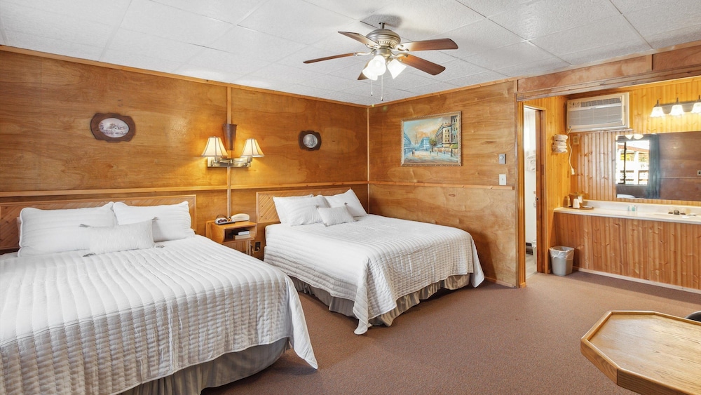 Vindel Motel 8/23