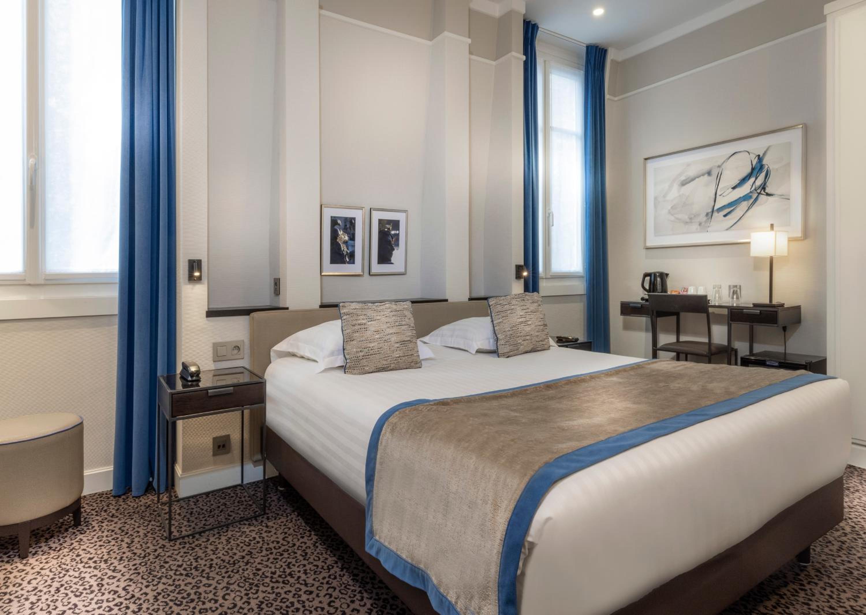 Room, Triple, King Bed