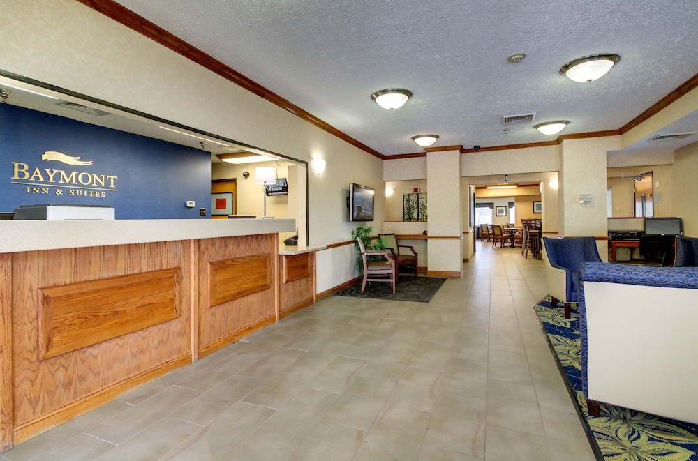 Galesburg Inn and Suites 7/42