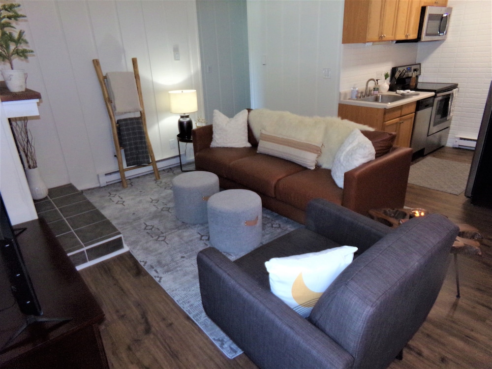 Blue River Condos 3 Bed 2 Bath 20/38