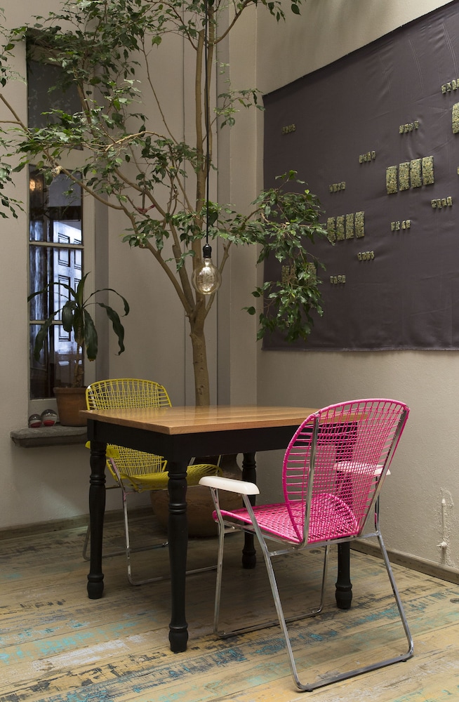 El Patio 77 43/50