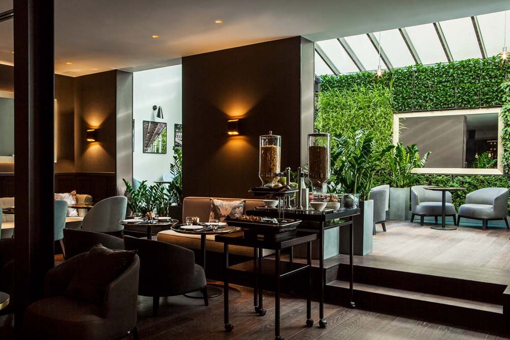 Le Parisis Hotel 30/33