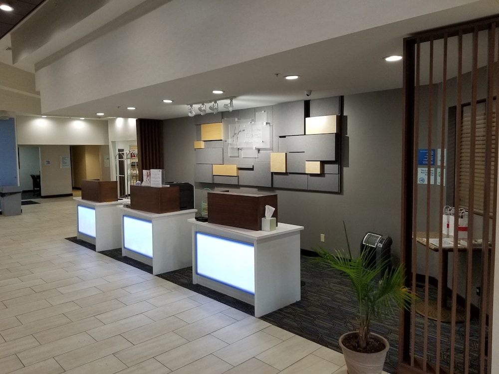 HOLIDAY INN EXPRESS BIRCH RUN(FRANKENMUTH AREA) 7/50