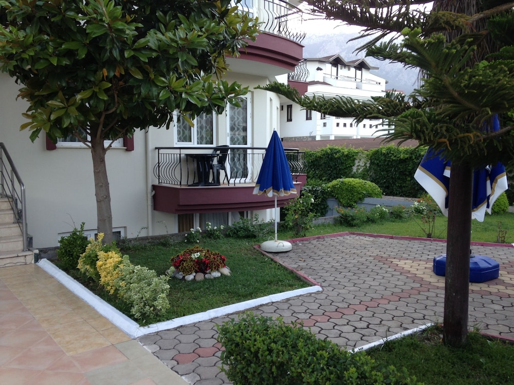 MINTA APART HOTEL 10/57